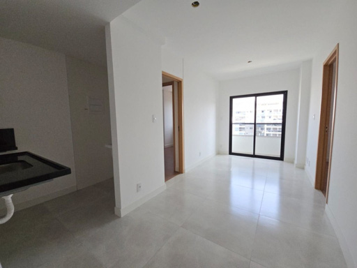 Sala 2 ambientes c/varanda