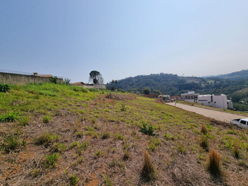 Vista Lateral do Terreno