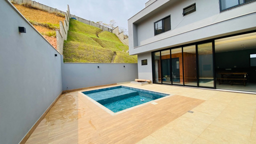 Área gourmet integrada com piscina