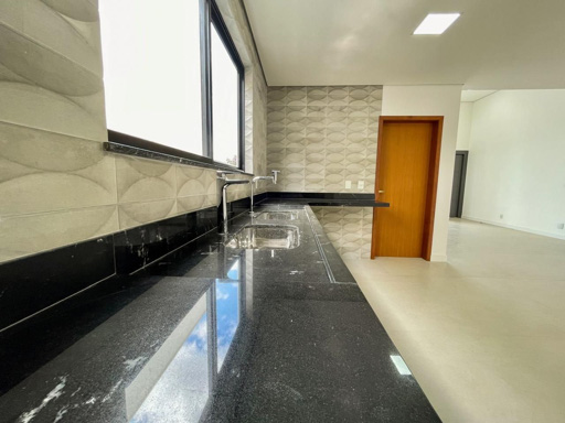 Cozinha com boa bancada 