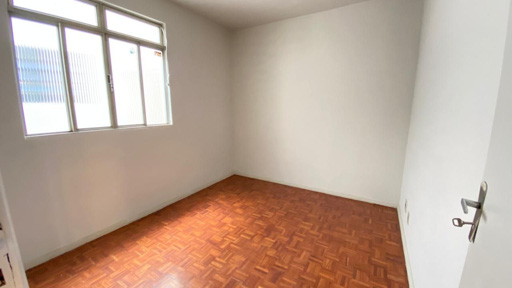 Sala com muita luz natural