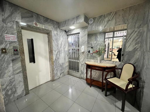 Hall com elevador