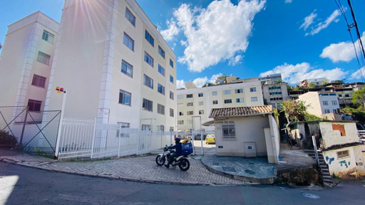 Fachada com portaria 24H