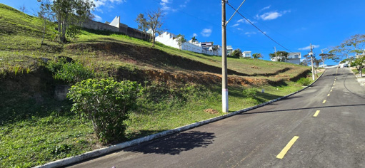 Lote com 12m de frente