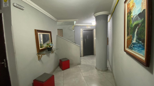 Prédio com Elevador