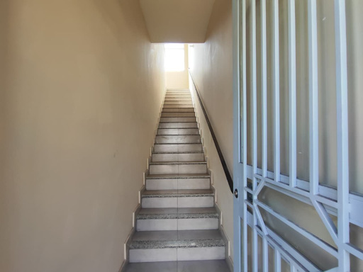 ESCADA DE ACESSO SALÃO