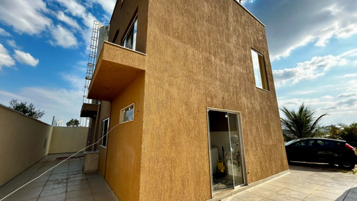 LATERAL / FUNDOS CASA