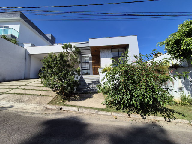FACHADA IMPONENTE