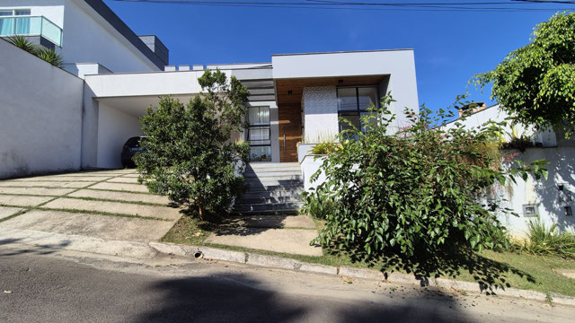 FACHADA IMPONENTE