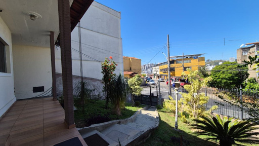 Varanda da frente da casa