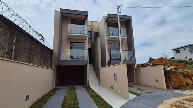FACHADA DAS CASAS