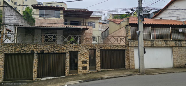 Sobrado com 3 quartos para venda no bairro Jardim Glória em Juiz de Fora, MG