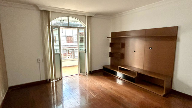 SALA COM VARANDA