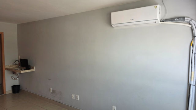COM AR CONDICIONADO