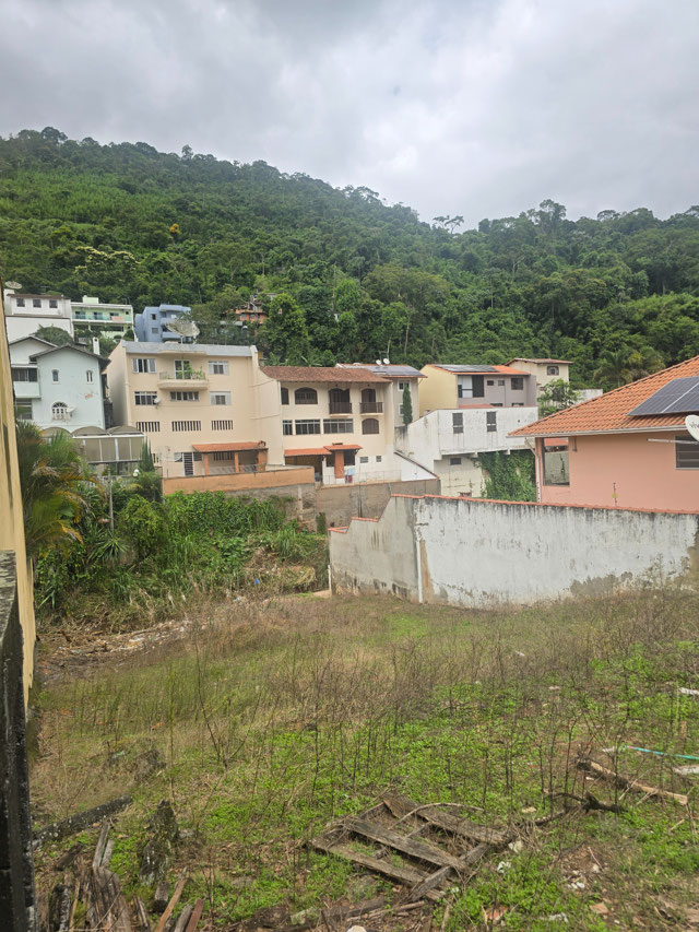 Lote de 420m² no Vale do Ipê - Rua sem saída e plana.
