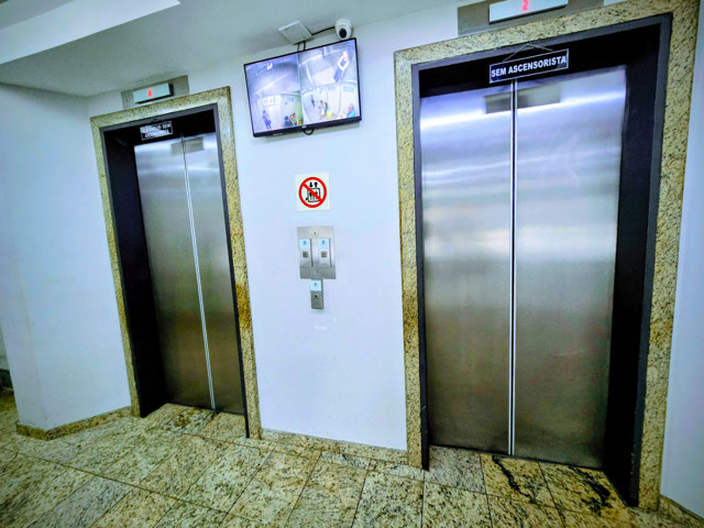 2 ELEVADORES