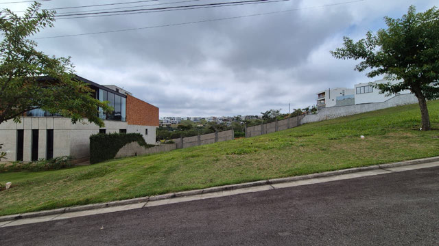 LOTE COM LATERAIS 40m