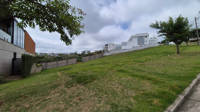 LOTE PRÓXIMO À PORTARIA