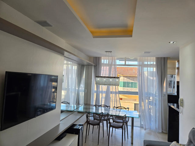 SALA COM ILUMINAÇÃO