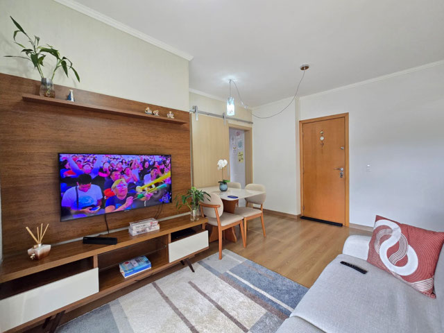 SALA COM PAINEL