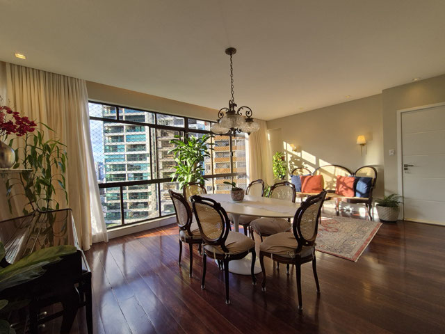 SALA DE ESTAR E JANTAR COM VISTA DESLUMBRANTE