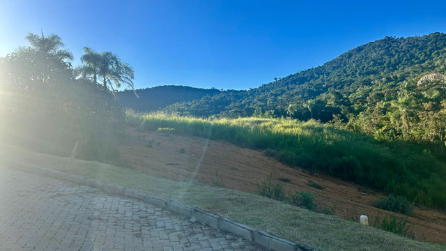 VISTA PARA AS MONTANHAS