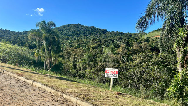 VISTA PARA AS MONTANHAS