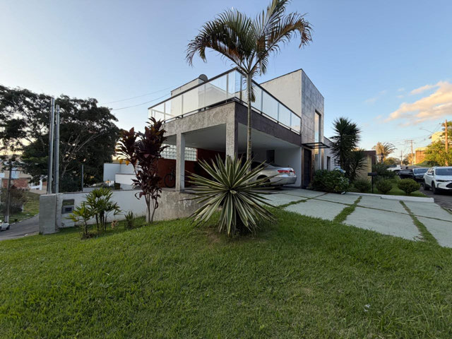 Casa com 3 quartos para venda no bairro Nova Gramado em Juiz de Fora, MG