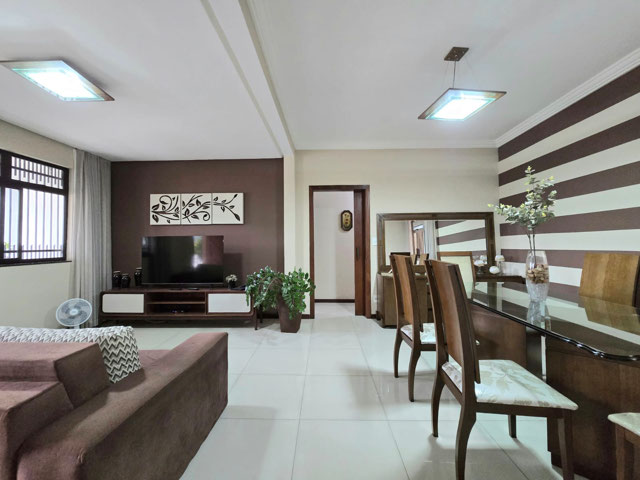 Casa de 3 Quartos, Muito Funcional, no Bairro Bom Clima