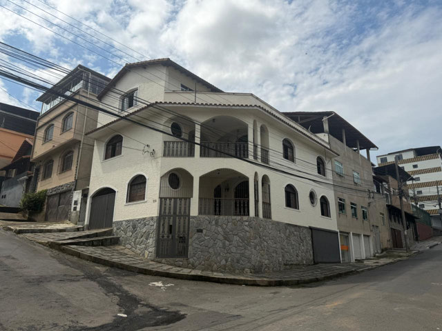 Casa com 4 quartos para venda no bairro Bairu em Juiz de Fora, MG