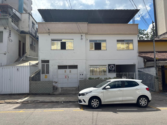 Sobrado com 3 quartos para venda no bairro São Mateus em Juiz de Fora, MG