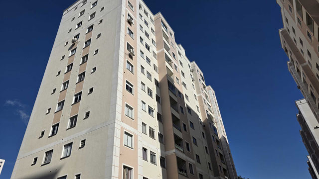 Apartamento de 2 quartos sendo 1 suíte, garagem e varanda!