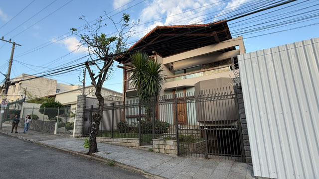 Casa 5 dormitórios à venda com 579 m² no Bairu