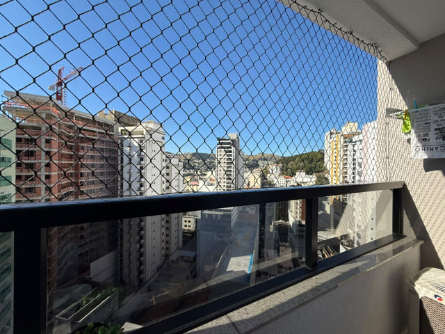 VARANDA COM VISTA E SOL DA MANHÃ