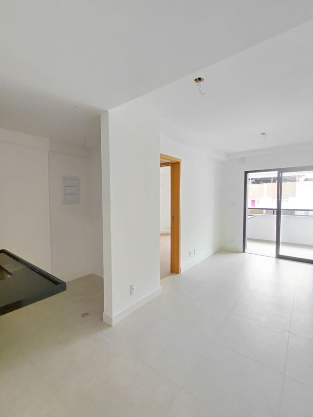 SALA COM VARANDA