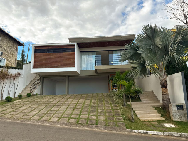 GARAGEM PARA 4 CARROS COBERTOS