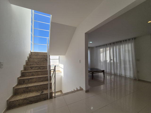 ESCADA PARA O 2°PISO