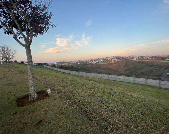 LATERAL DO TERRENO