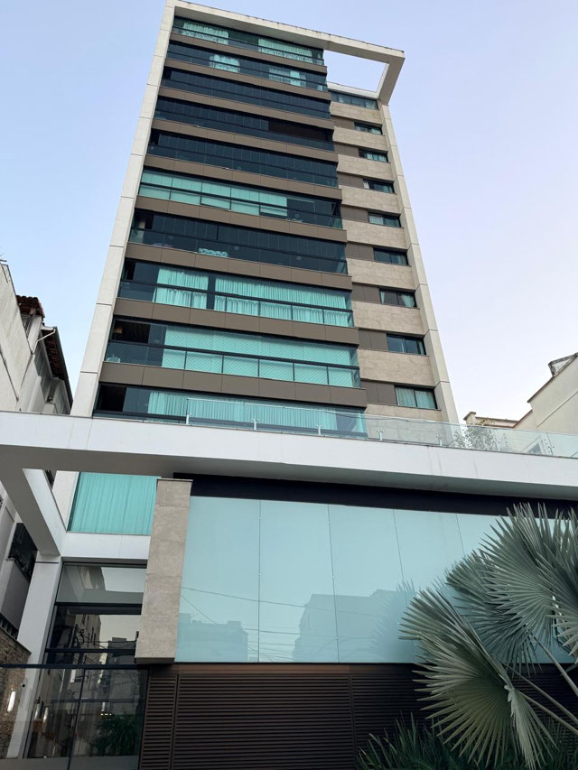 Apartamento com 4 quartos para venda no bairro Cascatinha em Juiz de Fora, MG