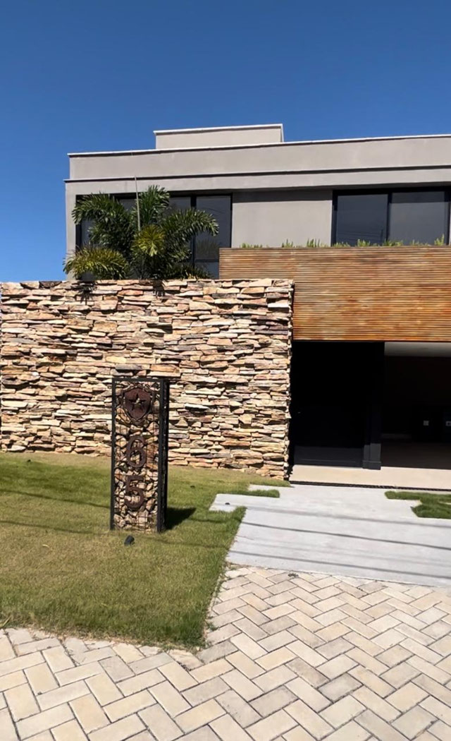 Casa com 4 quartos para venda ou locação no bairro Alphaville em Juiz de Fora, MG