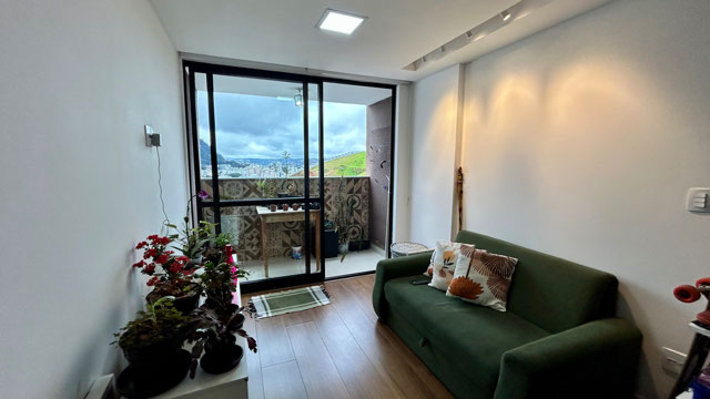 SALA COM VARANDA