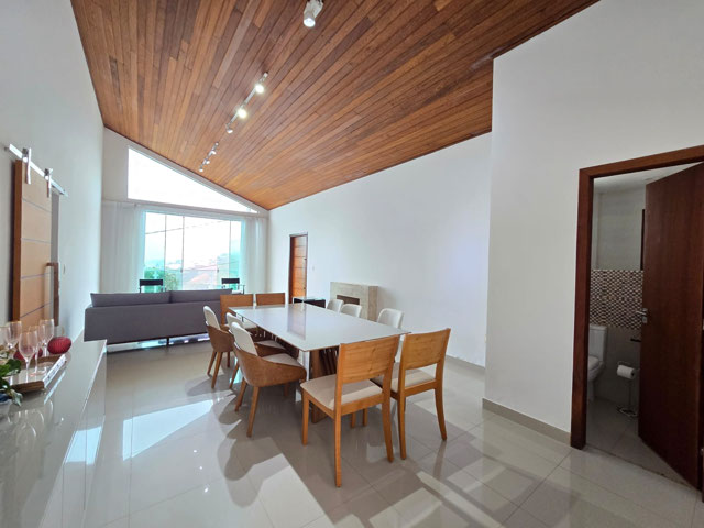 SALA COM VARANDA
