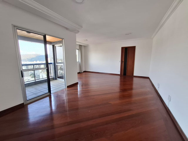 SALA COM VARANDA
