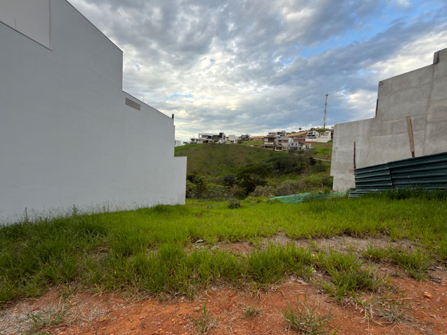 SEM VIZINHO DE FUNDOS