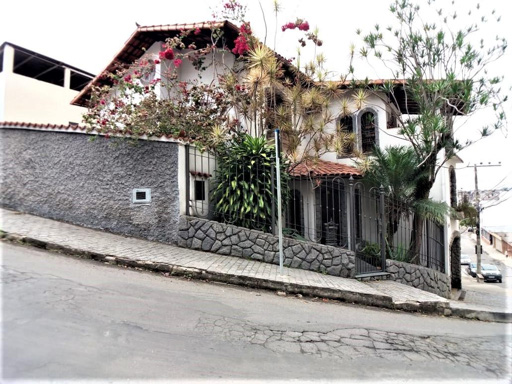 Casa com 3 quartos para venda no bairro Bairu em Juiz de Fora, MG