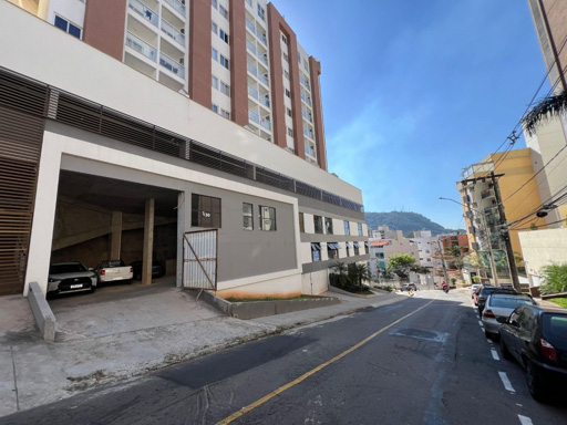 1300 M² COM PÉ DIREITO DUPLO