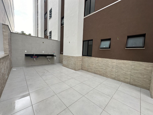 Generosa área externa