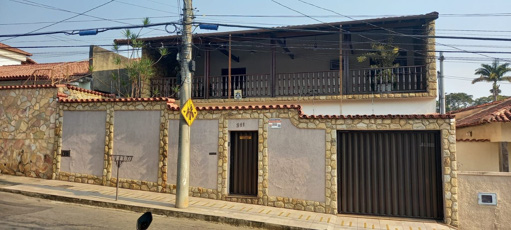 Casa com 5 quartos para venda no bairro Bandeirantes em Juiz de Fora, MG