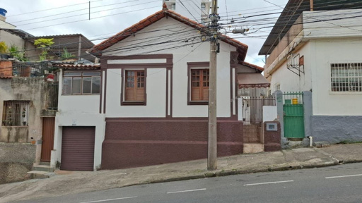 Casa com 4 quartos para Venda no bairro Alto dos Passos em Juiz de Fora, MG