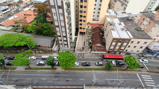 Frente para Av. Itamar Franco